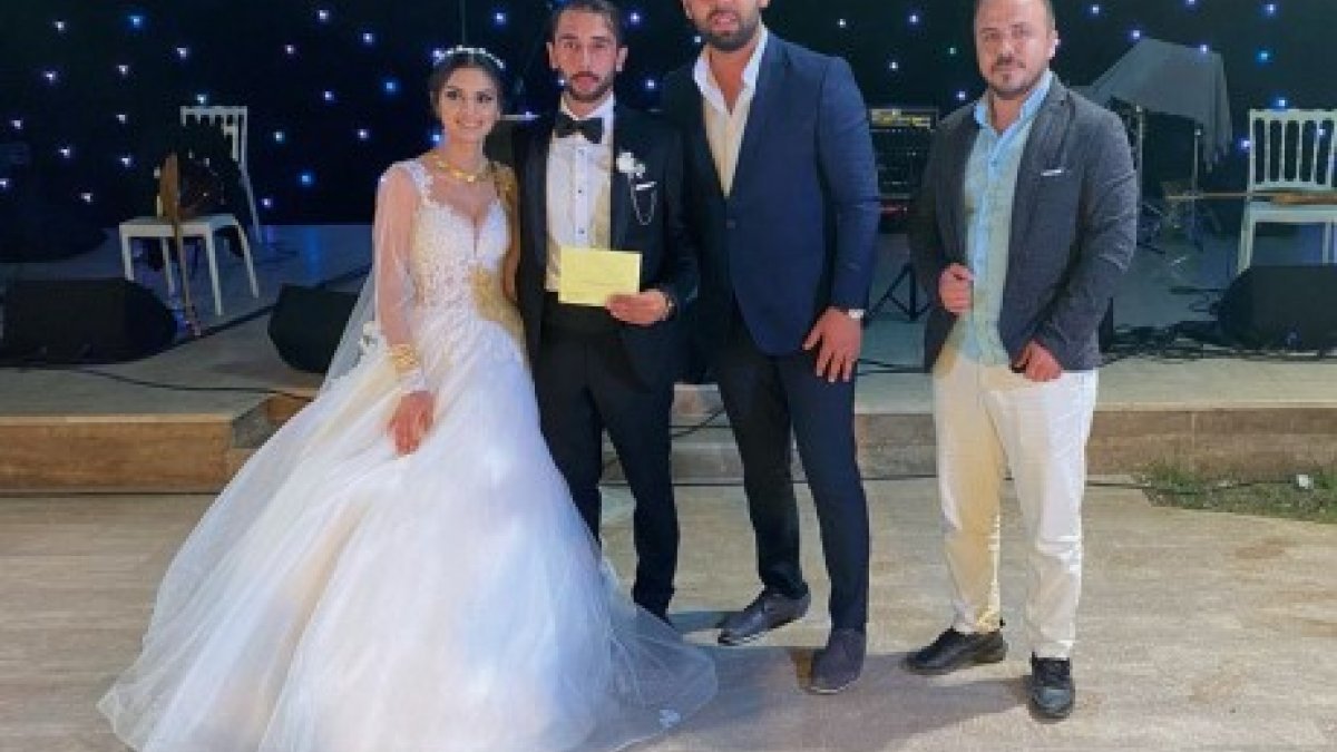 Antalya'da evlenen çifte, kripto para takıldı