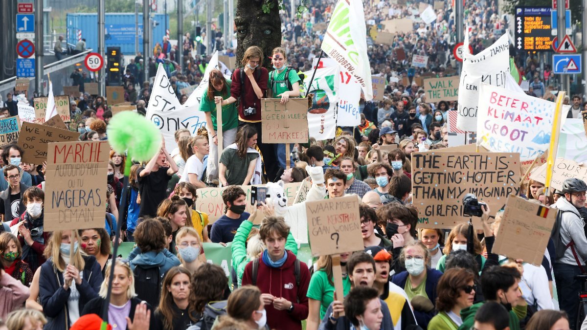 Brüksel'de iklim değişikliği protestosu düzenlendi