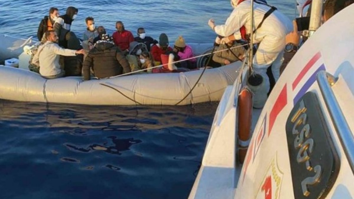 Marmaris’te 27 göçmen kurtarıldı