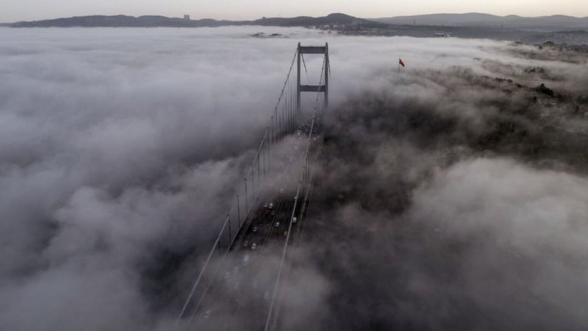 İstanbul'u sis bastı: İşte nedenleri