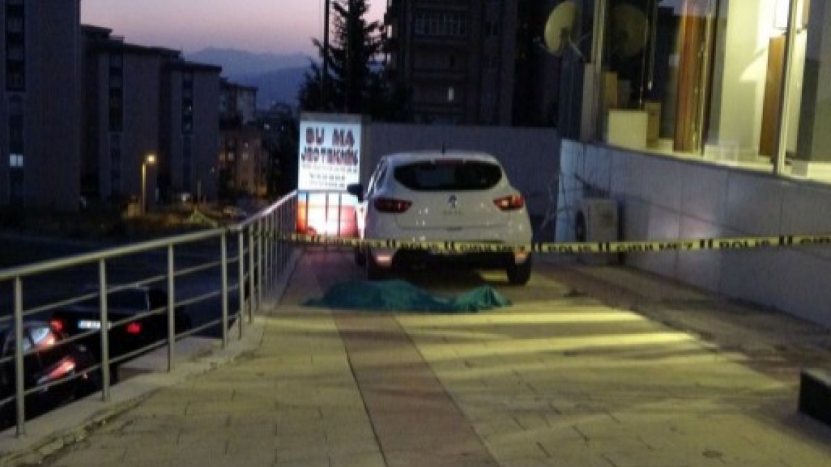 Kahramanmaraş'ta pencereden düşen 93 yaşındaki yaşlı kadın hayatını kaybetti
