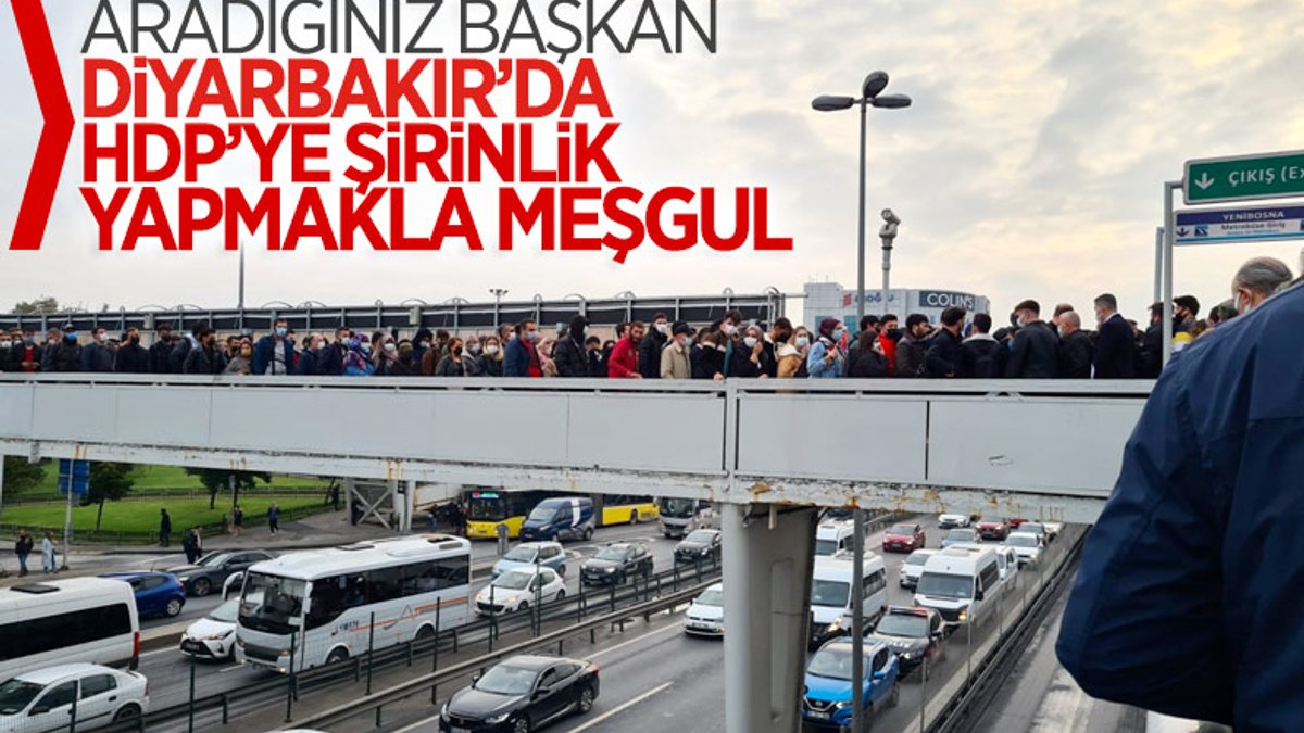 İstanbul'da metrobüs duraklarında izdiham çilesi