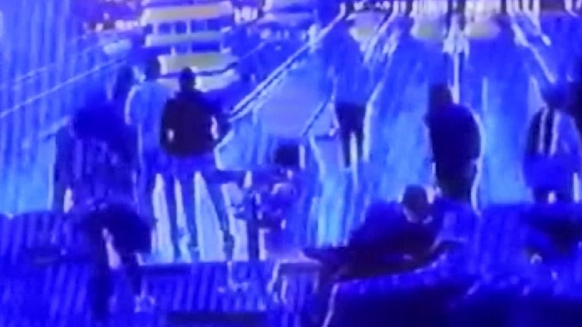 Esenyurt'taki hırsız, bowling oynayan kadının çantasını çaldı