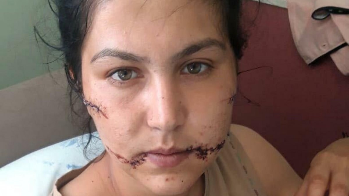 İzmir'de kıskançlık nedeniyle tartıştığı eşini banyoda 98 kez bıçakladı