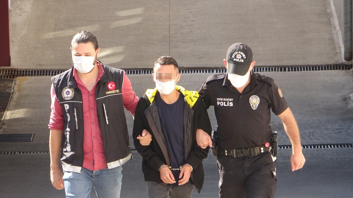 Adana'da taksi şoförü uyuşturucu ticaretinden gözaltına alındı