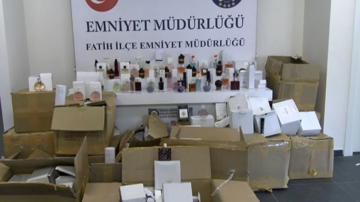 Fatih'te yüz binlerce liralık kaçak parfümlere el konuldu