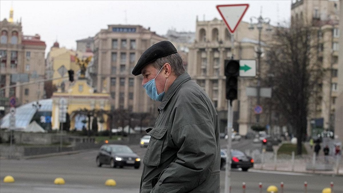 Ukrayna'da koronavirüs salgınında en yüksek vaka ve ölüm sayısı görüldü