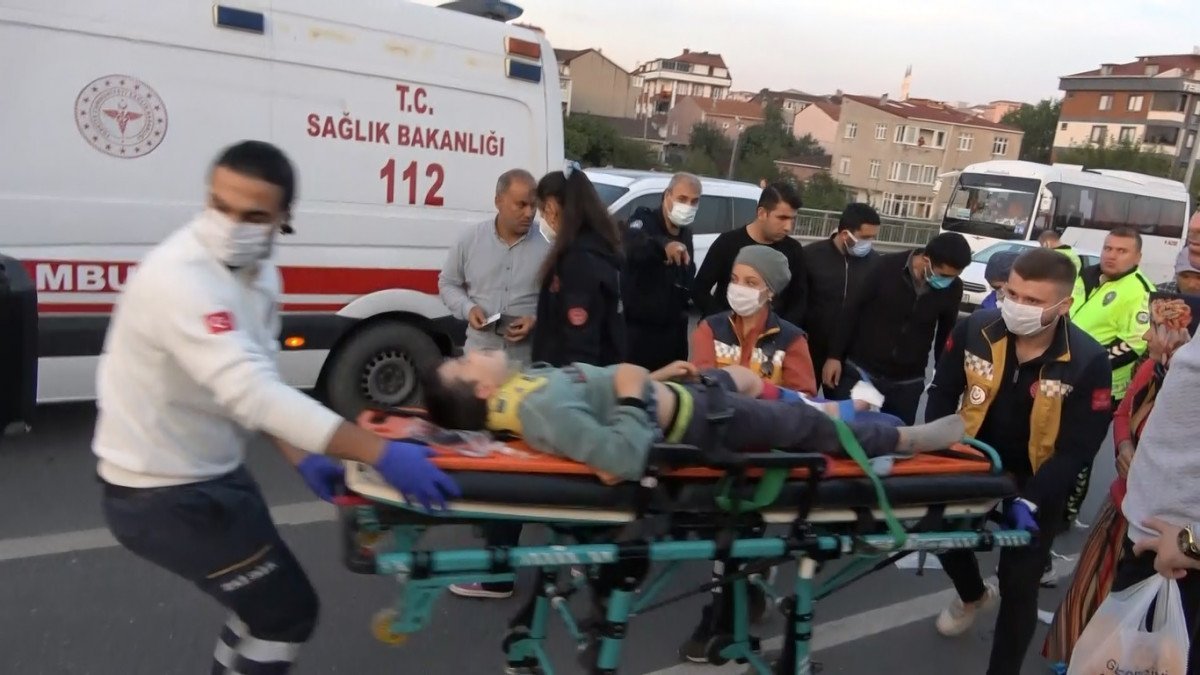 Arnavutköy'de yolun karşısına geçmeye çalışan çocuğa otomobil çarptı