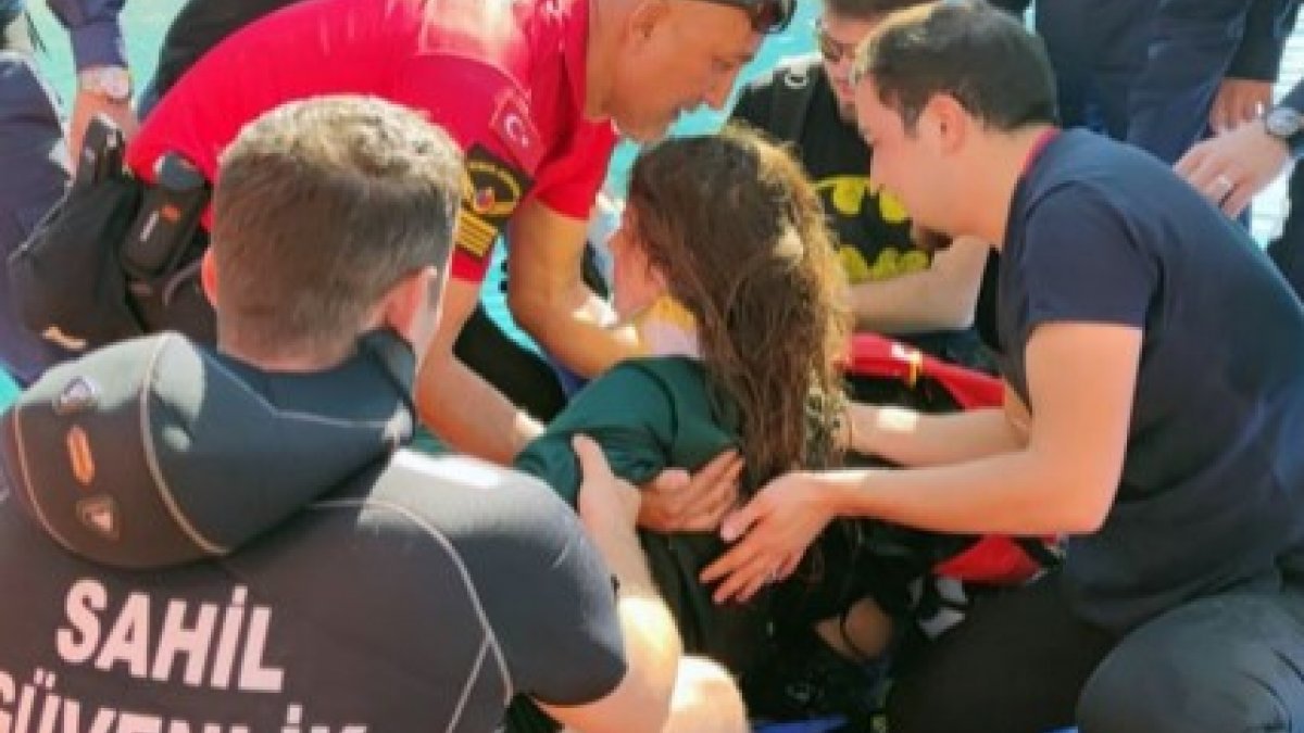 Fethiye'de Ukraynalı paraşütçü denize düştü