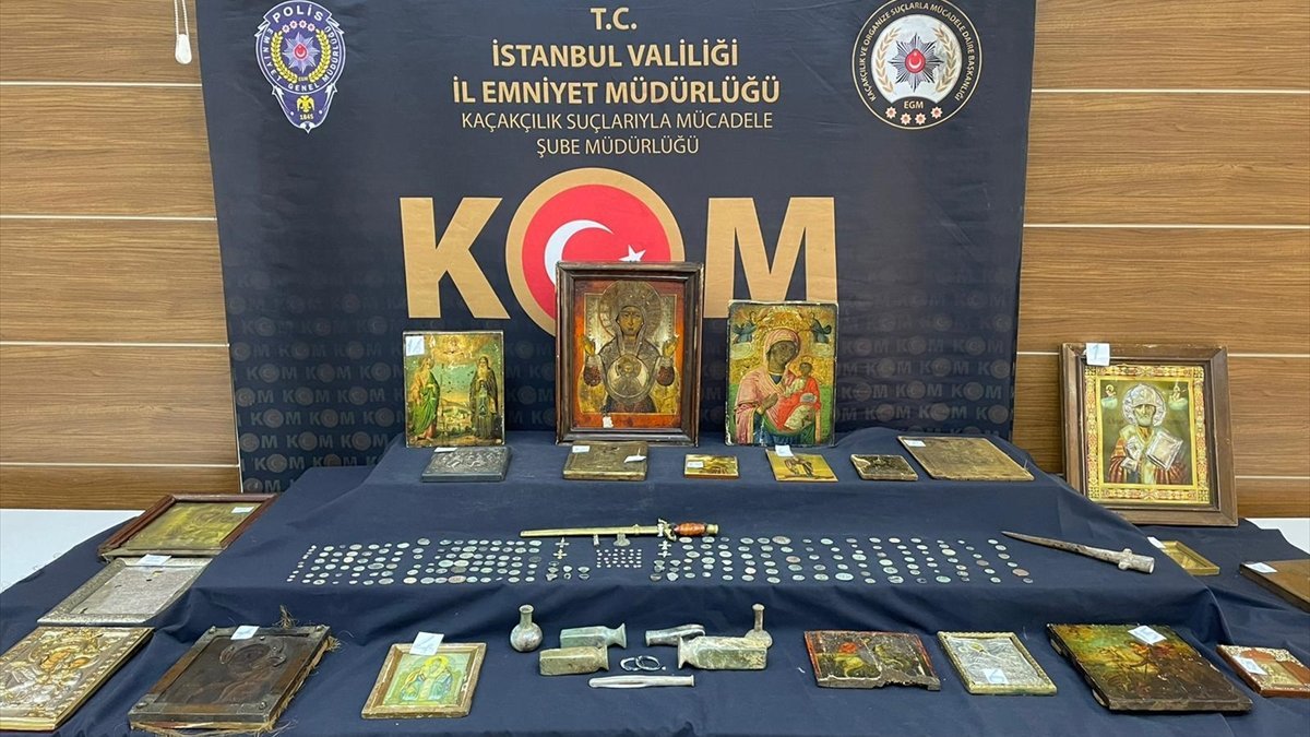 İstanbul'da antika kaçakçılarına operasyon: 278 tarihi eser ele geçirildi