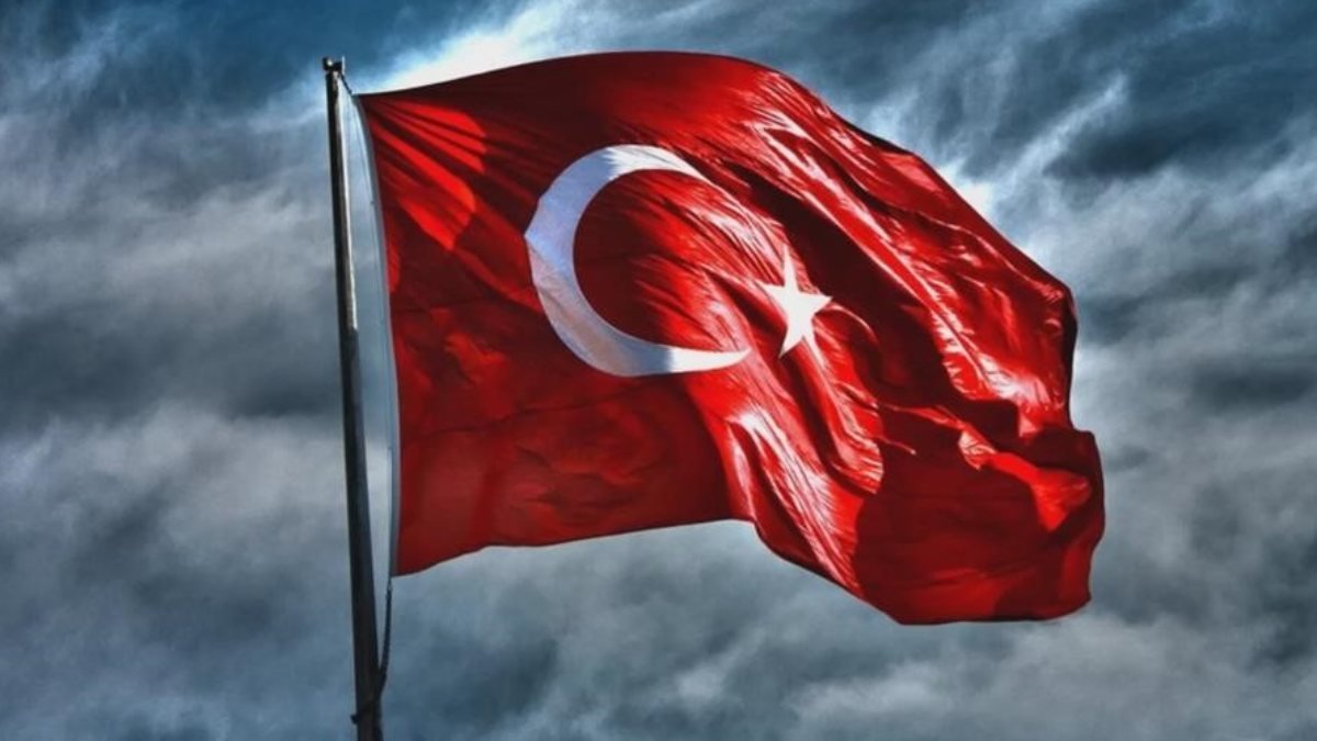 Cumhuriyet 98 yaşında! 29 Ekim Cumhuriyet Bayramı kutlama mesajları ve Atatürk sözleri