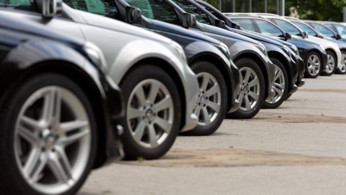 Türkiye'de araç satışları ekimde yüzde 40 azaldı