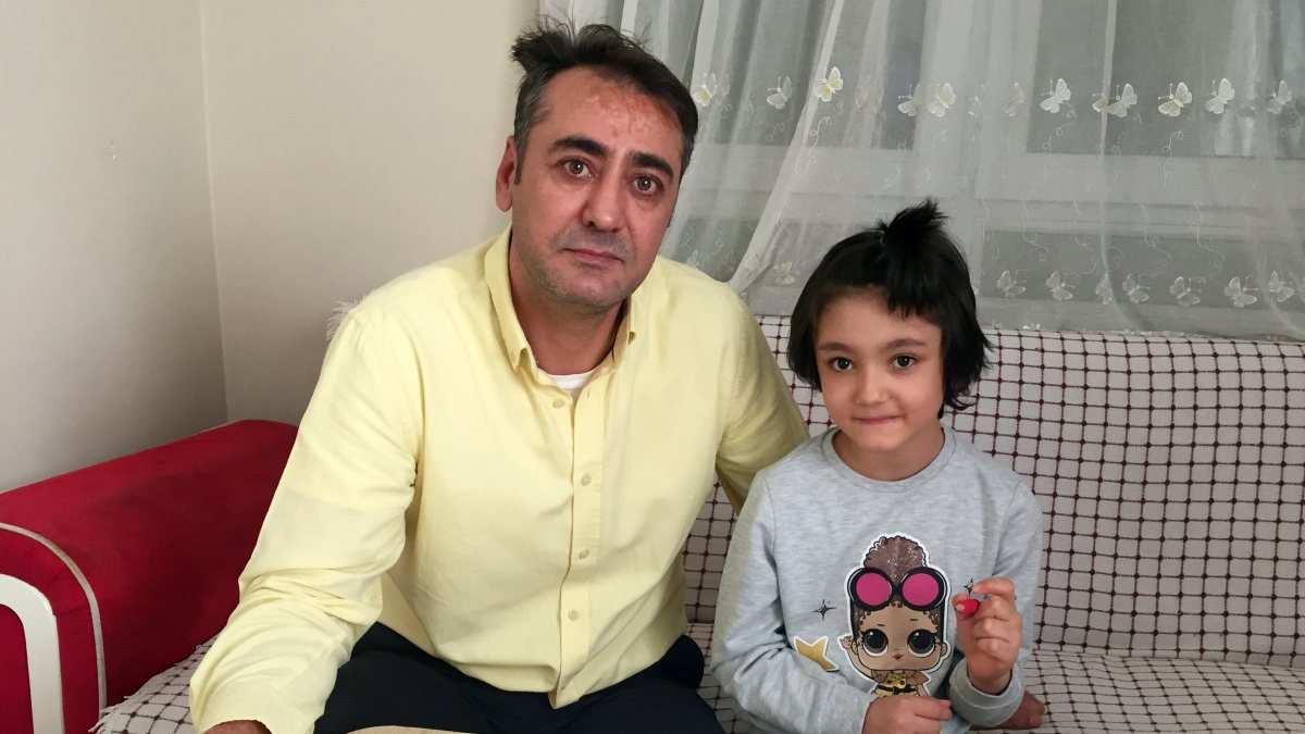 Antalya'da bacağı olmayan küçük kıza öğretmen isteniyor