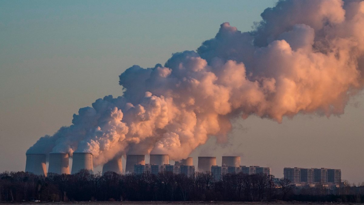 Küresel karbon emisyonları salgın öncesi seviyelere geliyor
