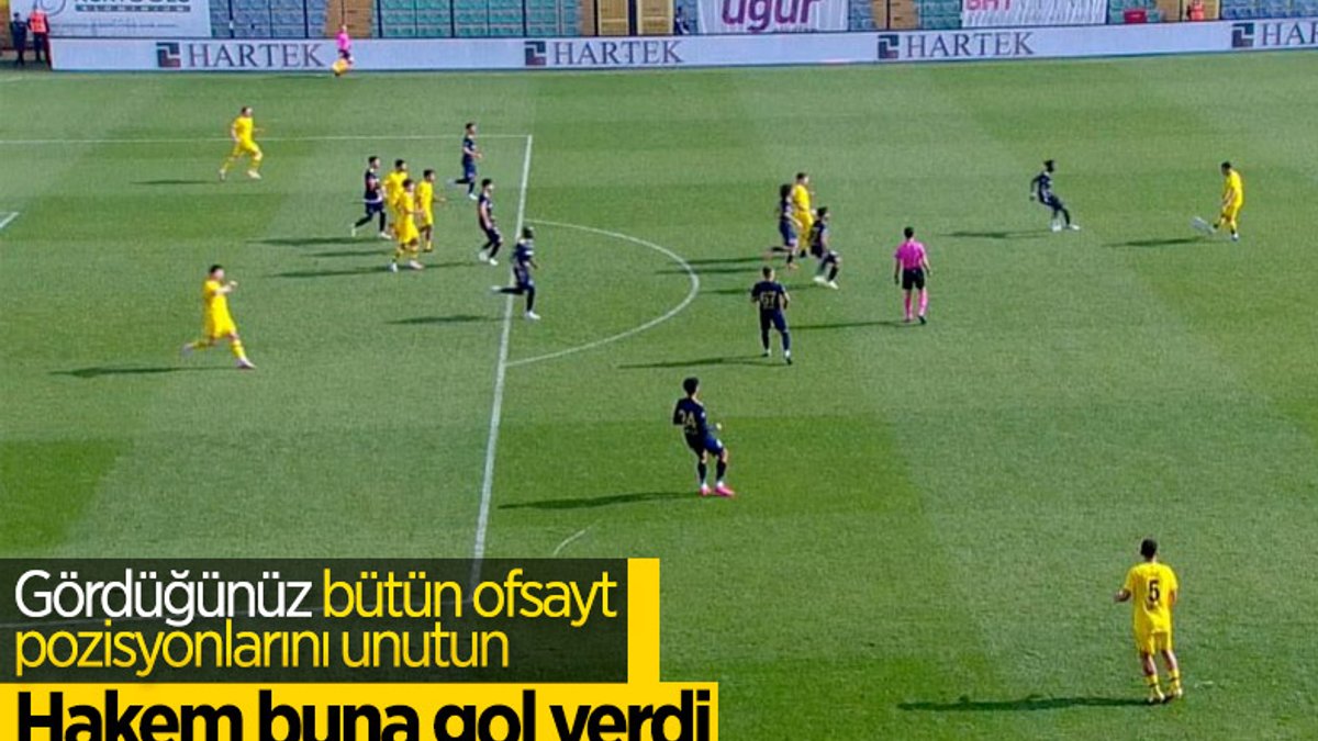 İstanbulspor-Menemenspor maçında tartışmalı pozisyon