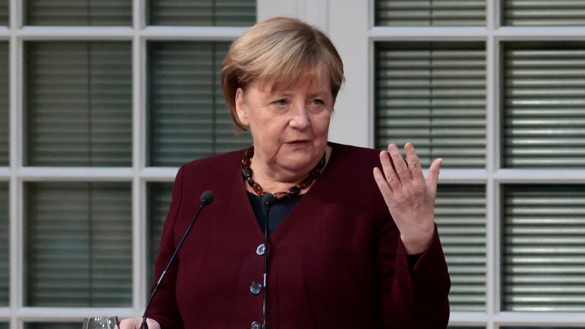 Angela Merkel: Mülteciler ve koronavirüs, dönemimdeki en büyük iki zorluktu