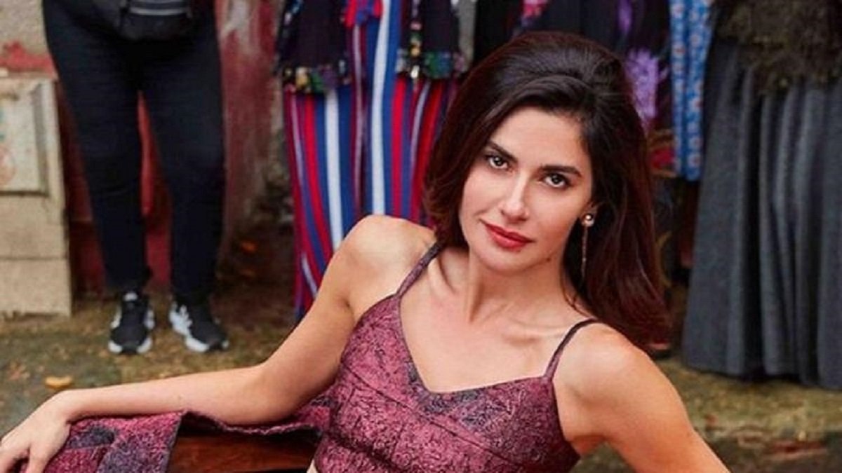 Üç Kuruş'un Bahar'ı Nesrin Cavadzade kimdir, kaç yaşında? Nesrin Cavadzade'nin biyografisi