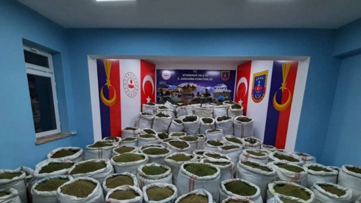 Diyarbakır'da 2 ton 423 kilo uyuşturucu ele geçirildi