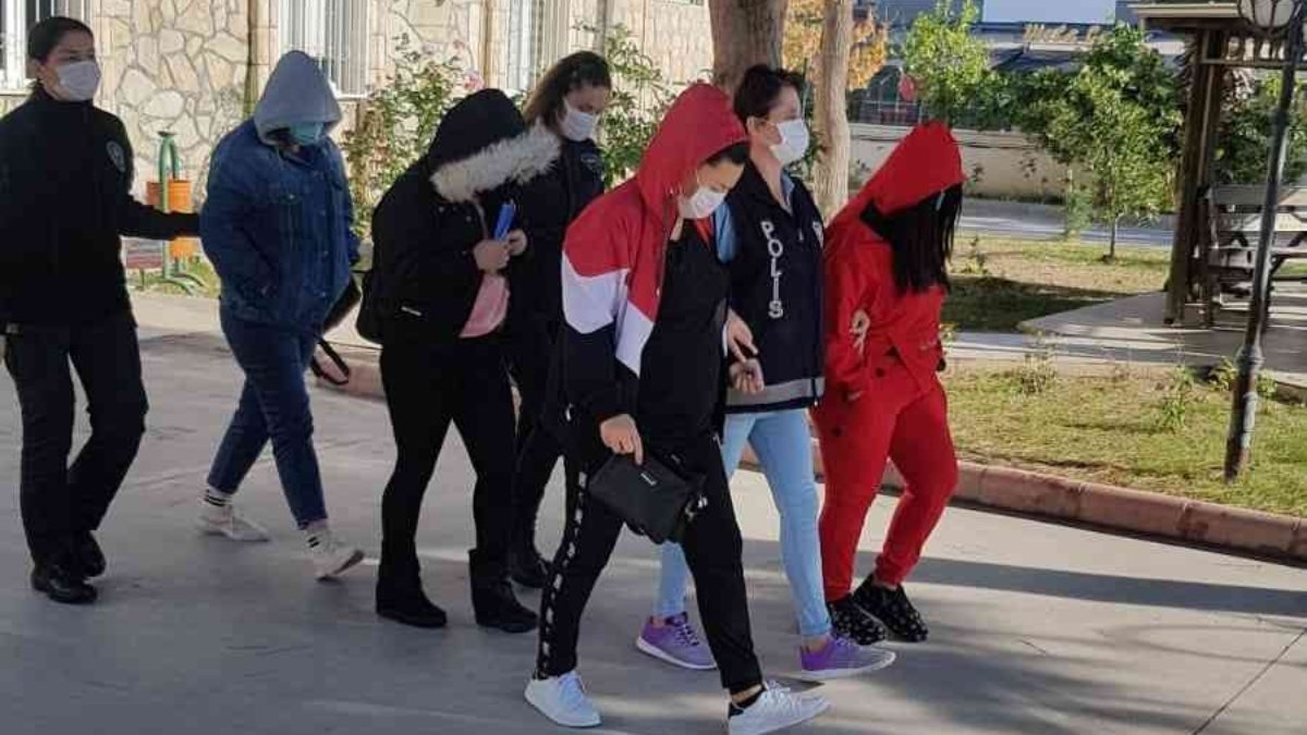 Aydın'da kadınları fuhşa zorlayan çete çökertildi