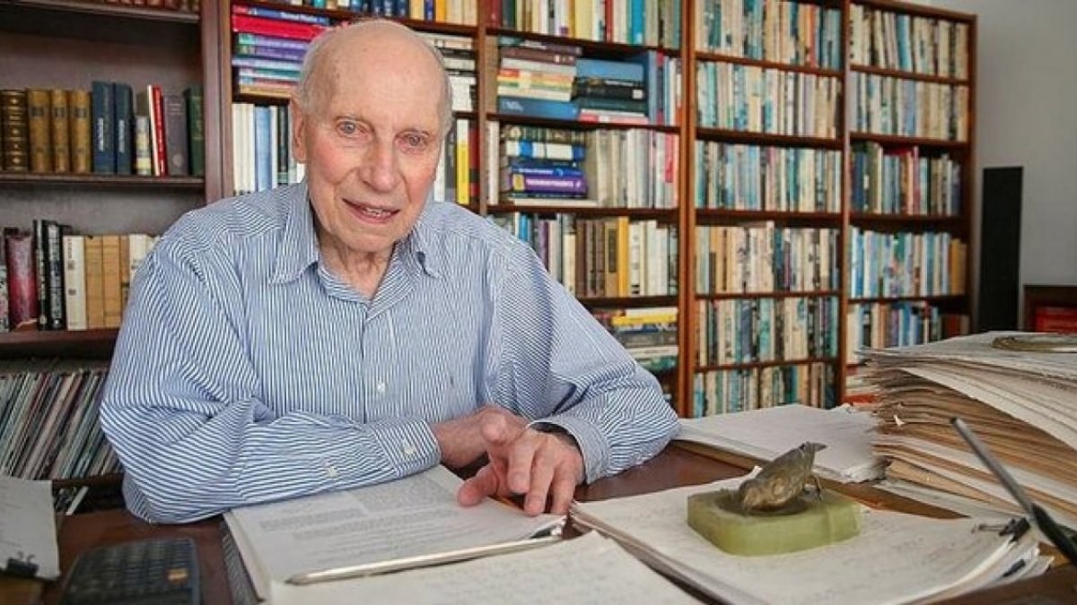 ABD'de bir kişi 89 yaşında fizik doktorasını tamamladı