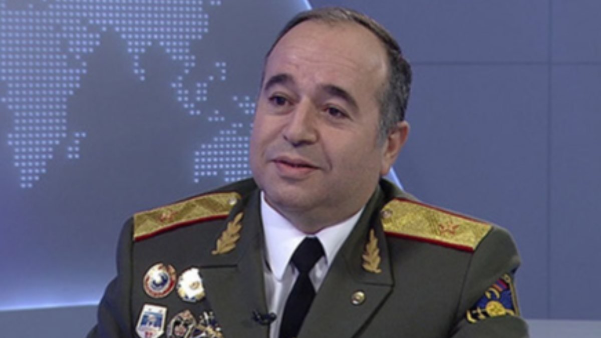 Nikol Paşinyan, Savunma Bakanı Karapetyan'ı görevden aldı