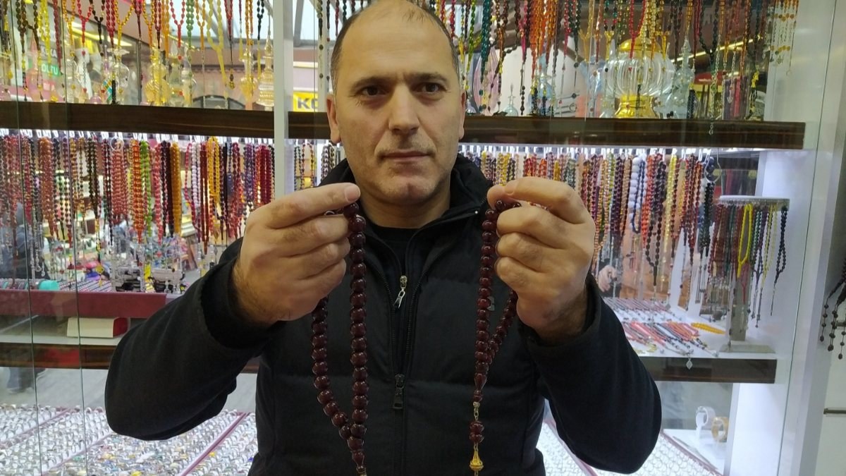Bursa'da satılan antika tespihler göz kamaştırıyor