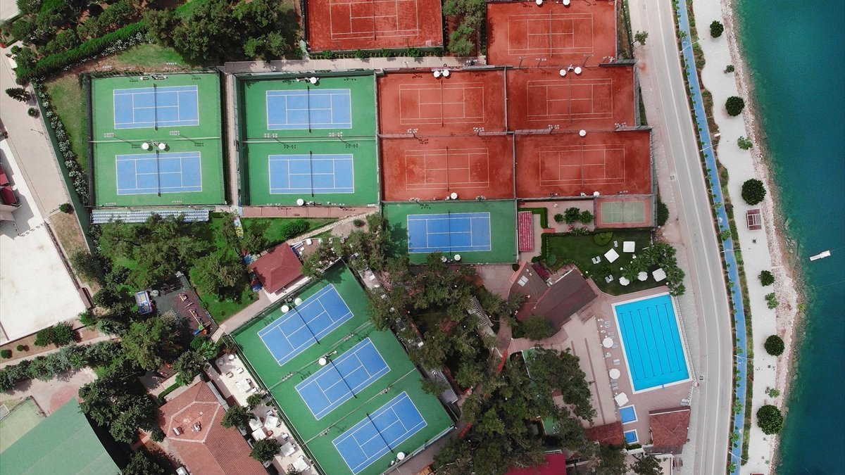 Adana'da uluslararası tenis turnuvası