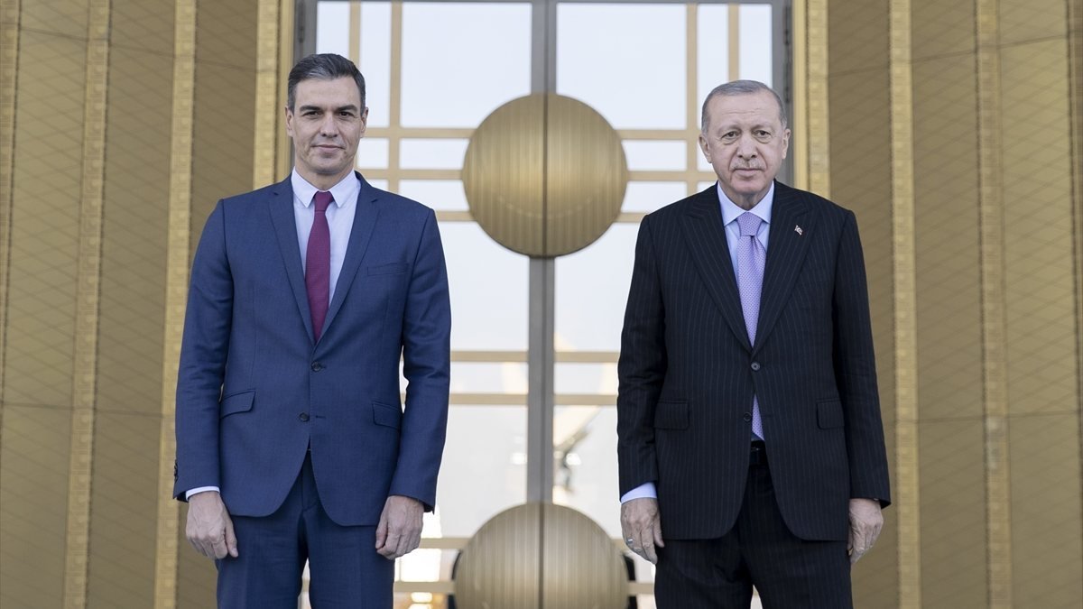 Cumhurbaşkanı Erdoğan, Pedro Sanchez'i resmi törenle karşıladı