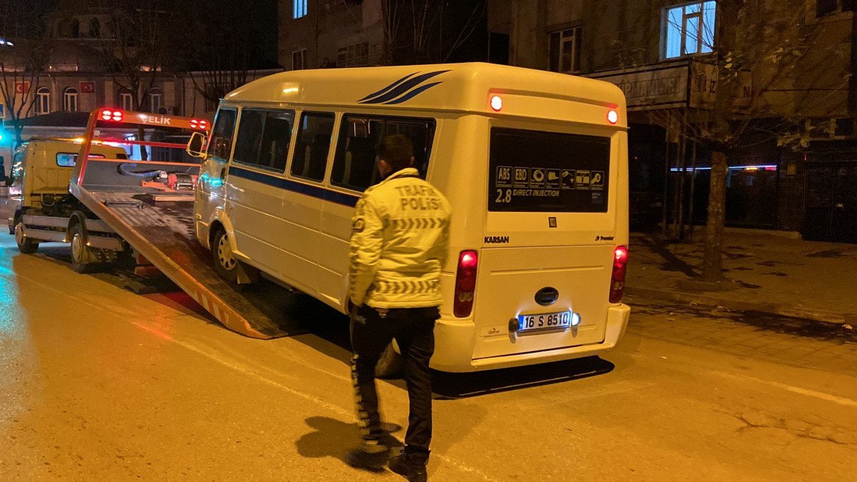 İnegöl’de güzergahının dışında yolcu taşıyan minibüse ceza