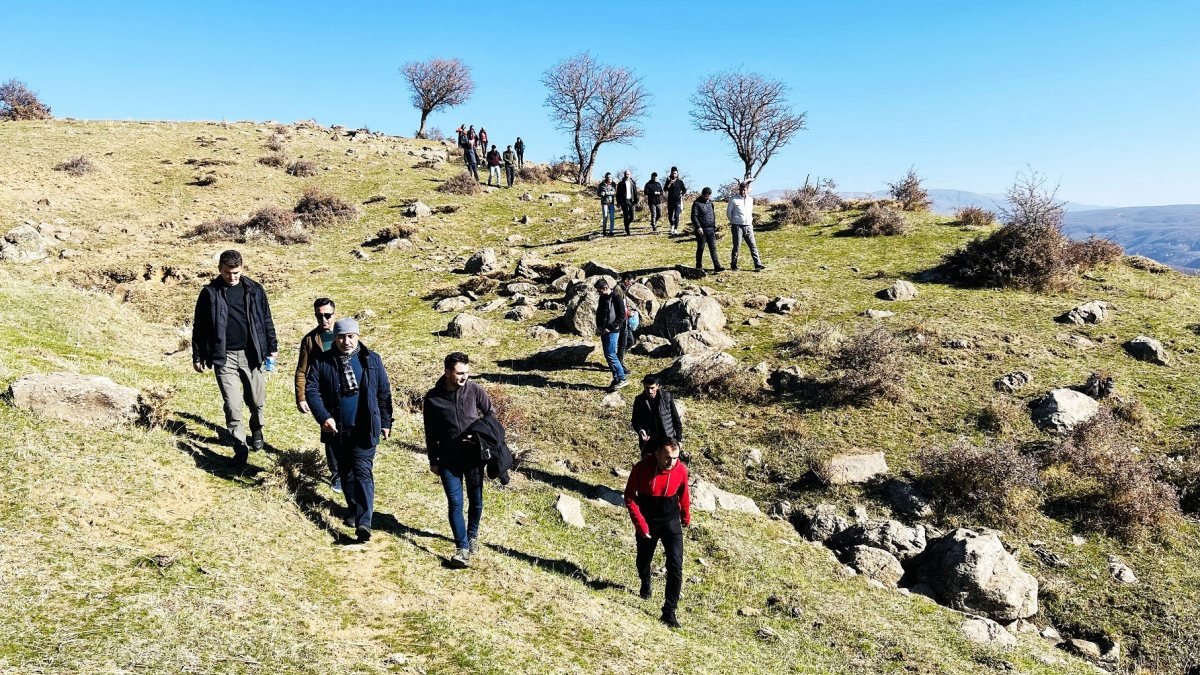 Terörden temizlenen Şenyayla’da öğrenciler, çay içip mantar topladı