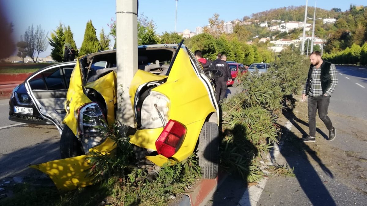 Zonguldak'ta pert olan taksiden yarasız kurtuldu