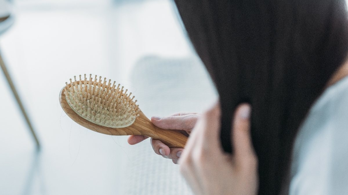 Saç dökülmelerini durdurmanın 5 etkili yolu
