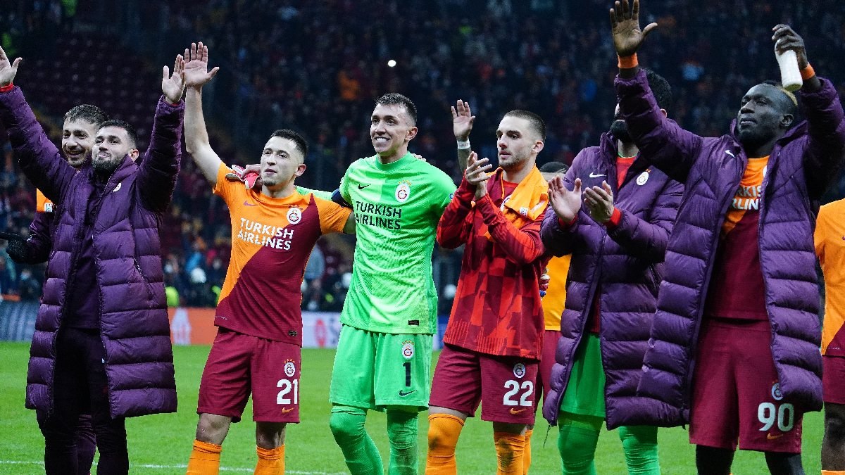 Galatasaray 4. torbadan girip lider olan tek takım