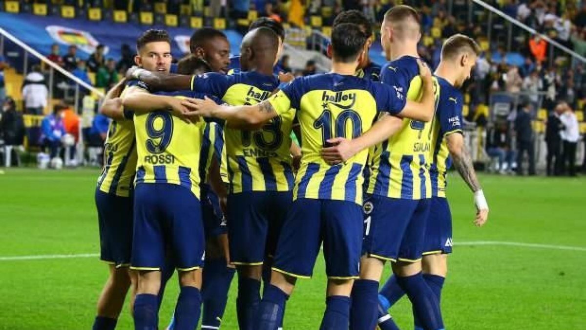 Göztepe-Fenerbahçe maçının ilk 11'leri