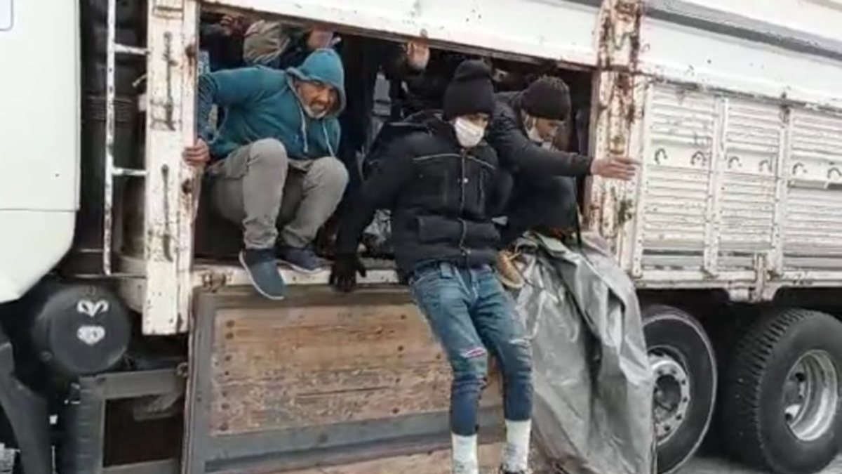 Van'da göçmen kaçakçılığı yapan 18 kişi hakkında işlem yapıldı