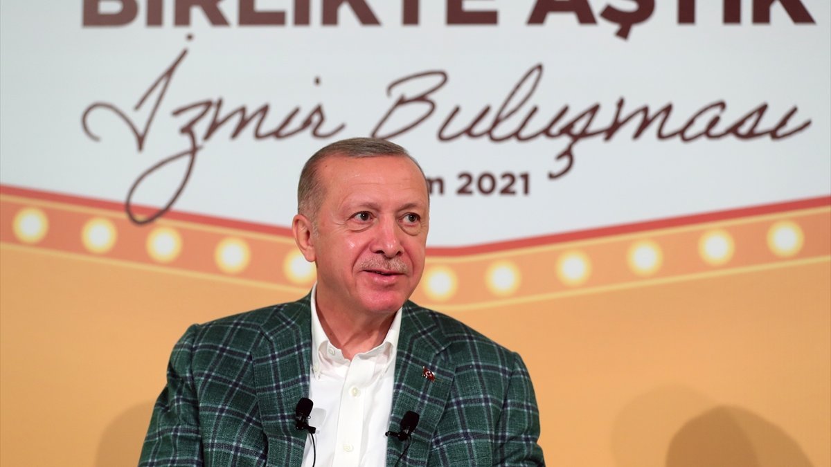 Cumhurbaşkanı Erdoğan: Futbolda devam etmemi babam istemedi