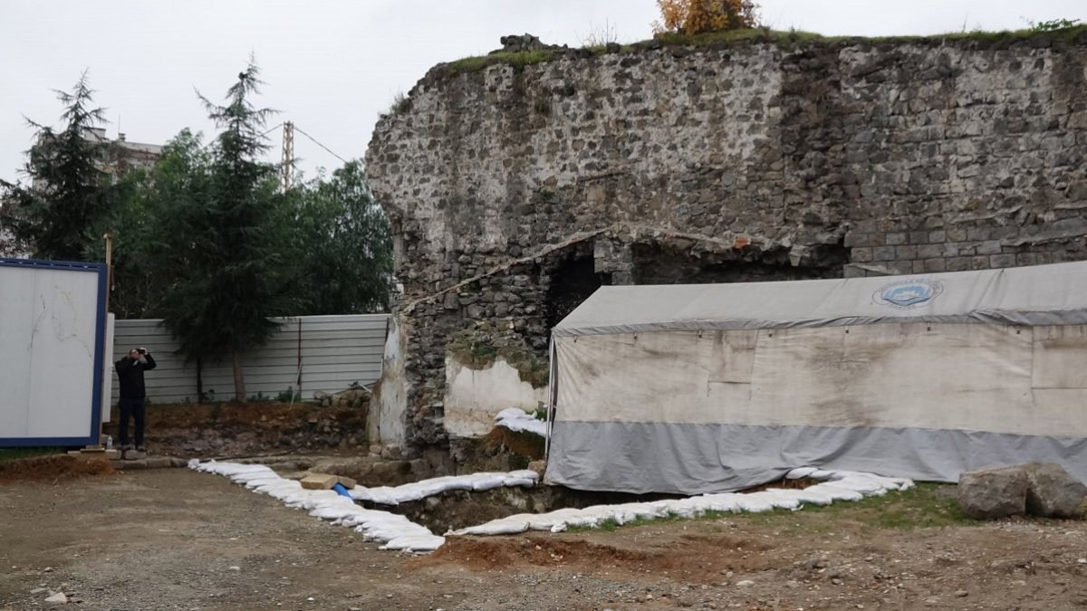 Trabzon'da, surdaki kazılardan tarih çıktı