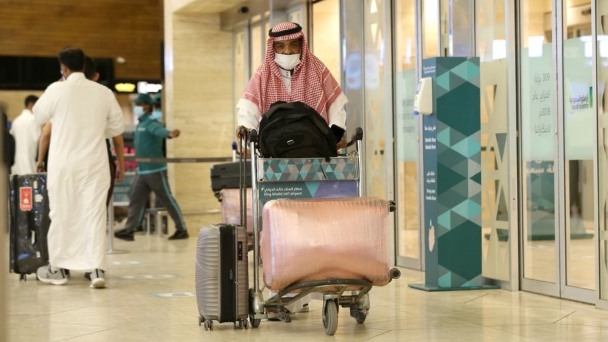 Suudi Arabistan'da ilk Omicron vakası görüldü