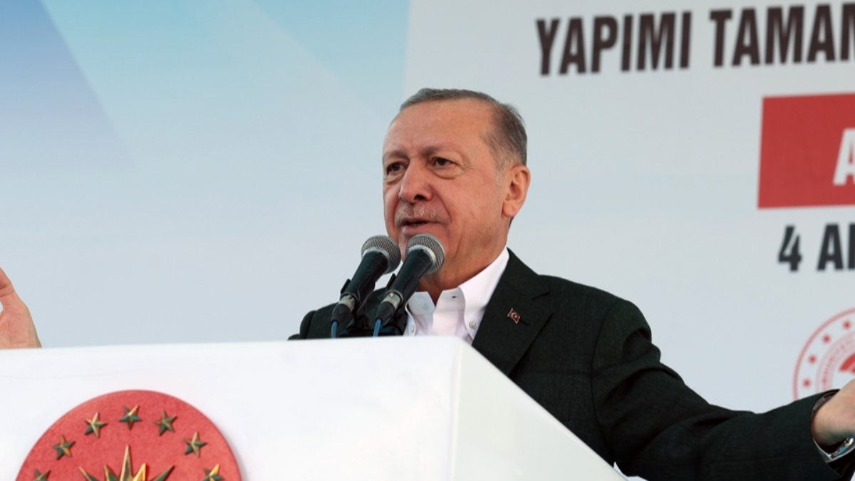 Cumhurbaşkanı Erdoğan, Siirt'te yıllar sonra o şiiri tekrar okudu