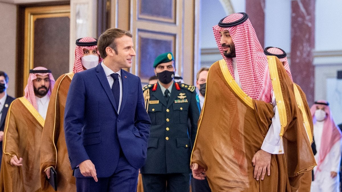 Emmanuel Macron, Suudi Arabistan'a gitti