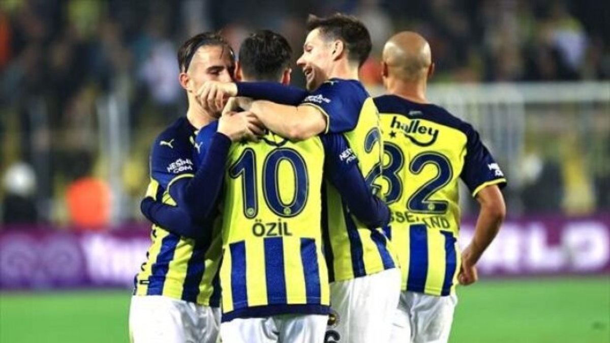 Fenerbahçe - Rizespor maçının muhtemel 11'leri