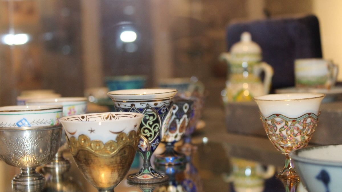 Kocaeli'de 400 yıllık Türk kahvesi fincanları sergileniyor