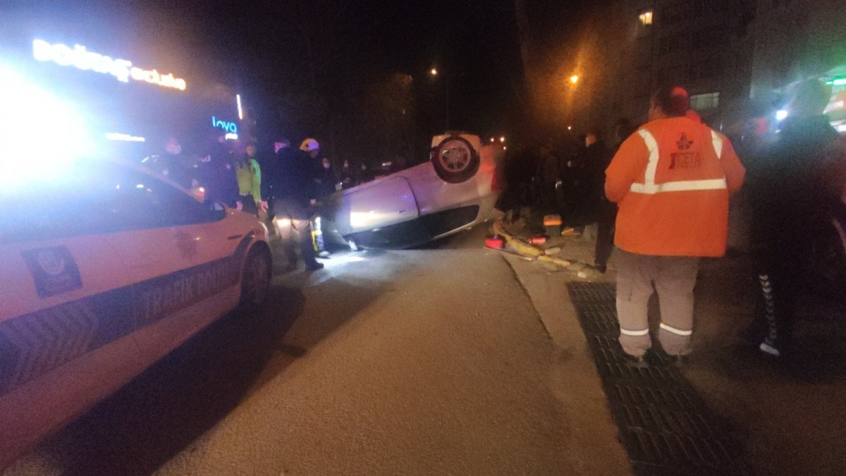 Kocaeli'de otomobilinin kontrolünü kaybeden alkollü sürücü takla attı