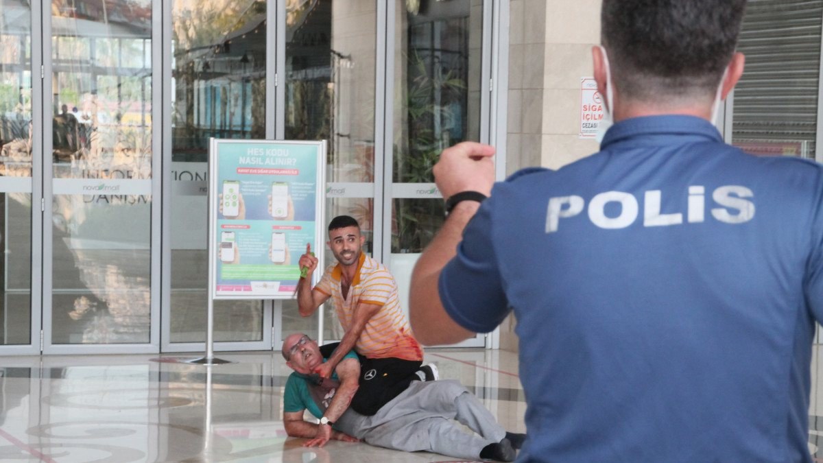 Antalya'da, bıçaklı saldırganın akli denge raporu istendi