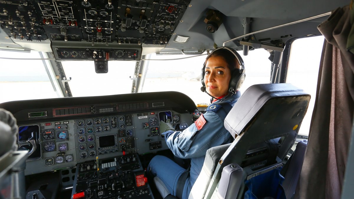15 tonluk CASA uçağını kanatlandıran kadın pilot, TSK’nın gururu