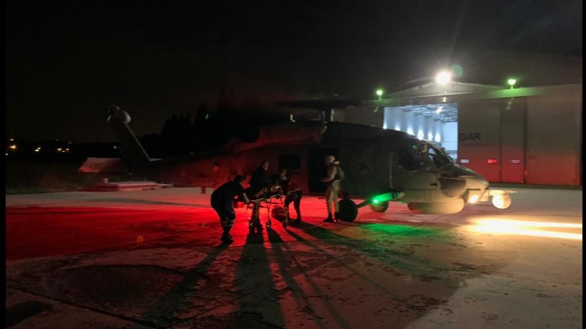 Gökçeada’da rahatsızlanan kişi askeri helikopterle Çanakkale’ye getirildi