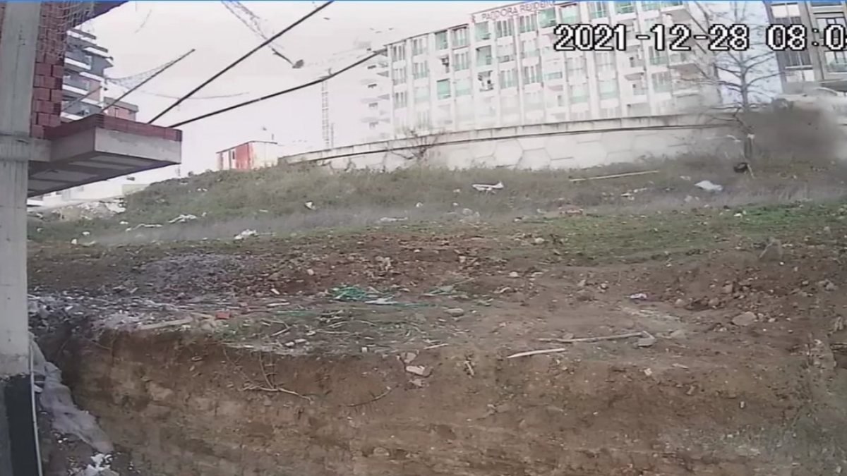 Samsun'da torununu okula götüren anneanneye otomobil çarpma anı