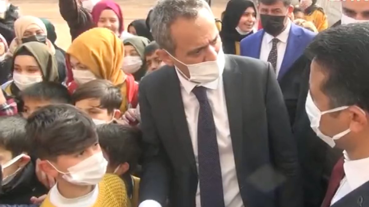 Mahmut Özer'den Şanlıurfa Milli Eğitim Müdürü Kurt'a fırça
