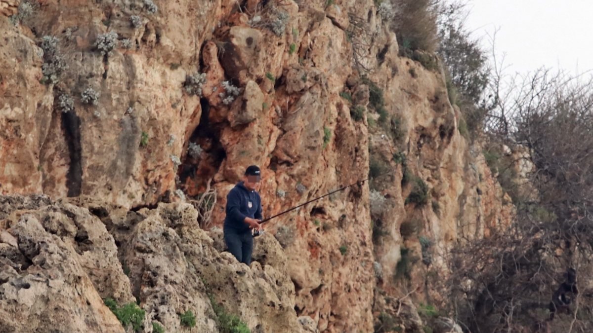 Antalya'daki balıkçının 30 metre yükseklikteki tehlike avı