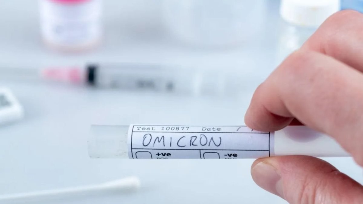 Omicron varyantı PCR testinde çıkar mı? Kuluçka süresi...